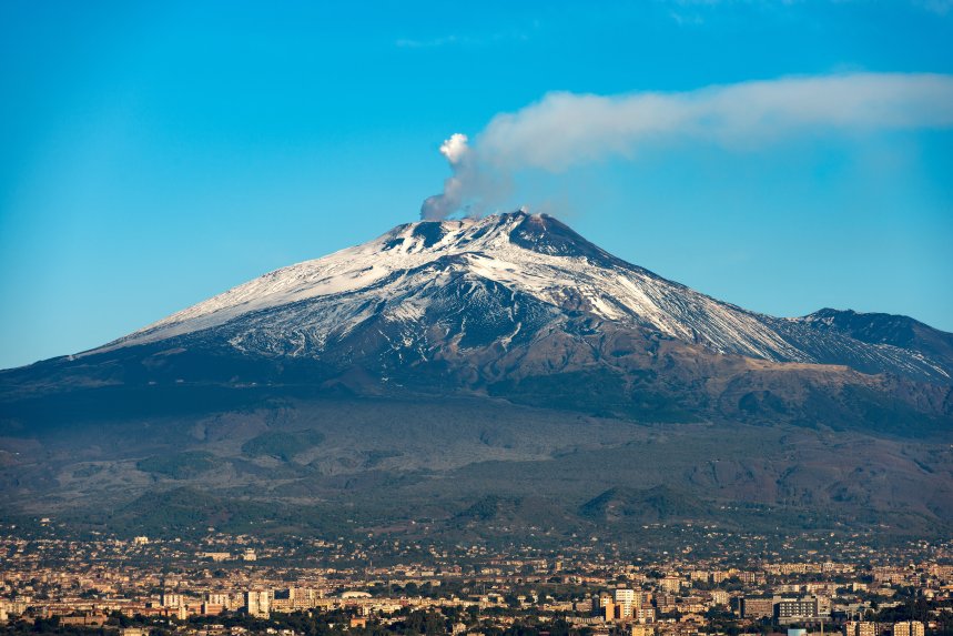 L’Etna ha una nuova vetta alta 3357 metri