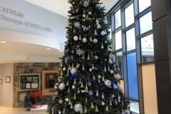 I 300 angeli di conforto dell’albero di Natale di Marie-Clarac