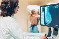 Cancro al seno: l’importanza di fare una mammografia