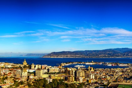 Ponte di Messina, salario minimo, bollette: le parole d’ordine della campagna elettorale