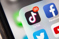 La campagna elettorale? Si fa sui social, tra tweet e video su Tik Tok