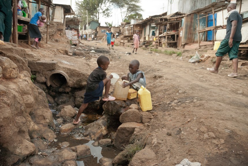Allarme UNICEF: una triplice minaccia di crisi legate all’acqua mette in pericolo la vita di 190 milioni di bambini